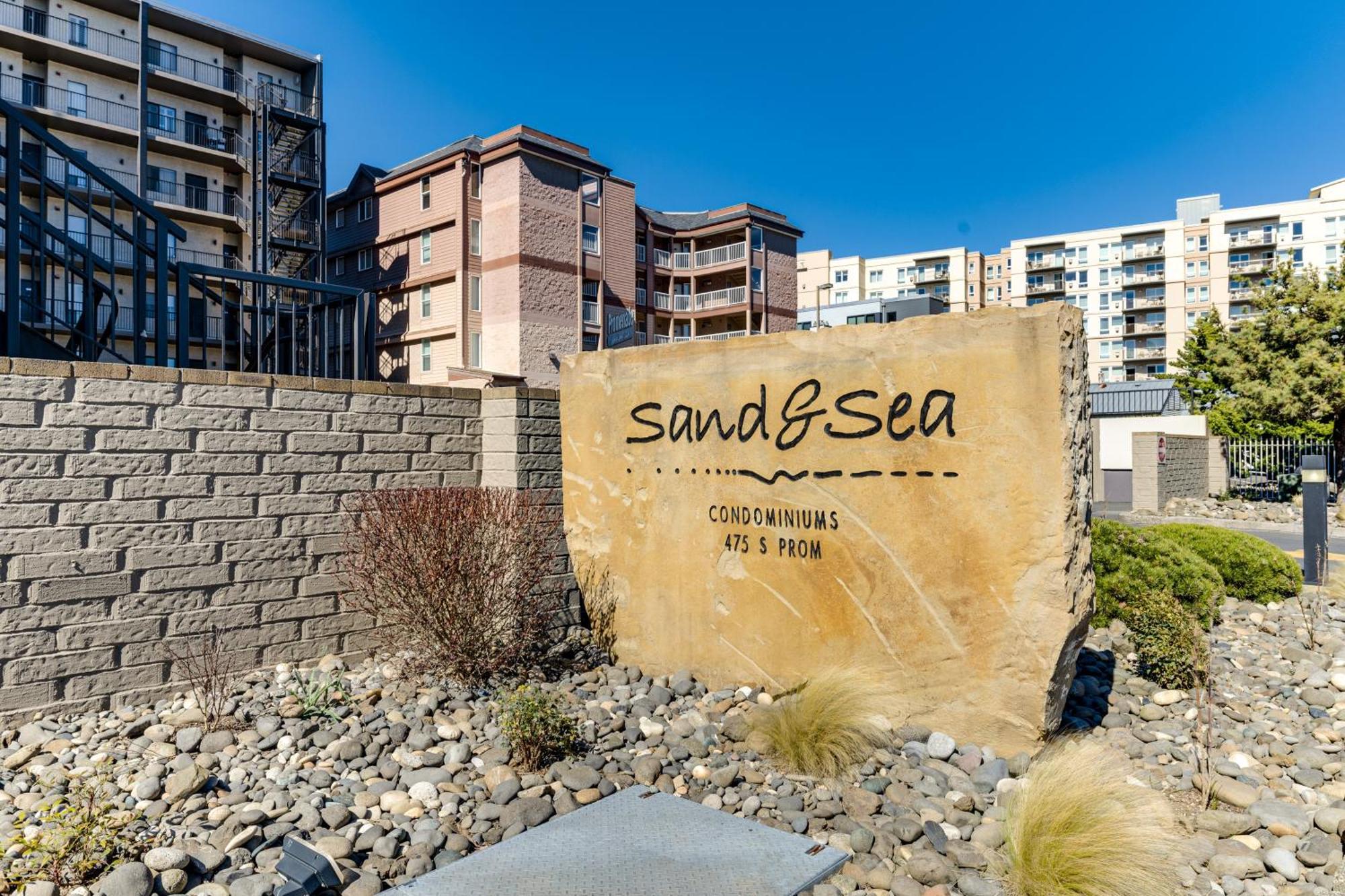 Sand & Sea: Agate Hunter Apartment Seaside Exterior photo